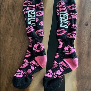 Oneal MX Pink and Black Graphic Lips Kiss Socks